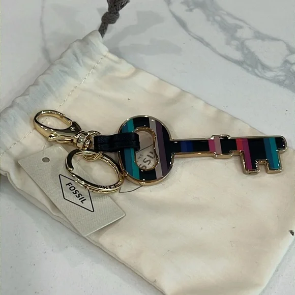 Cute.🗝️🗝️FOSSIL Key Chain - Picture 12 of 12